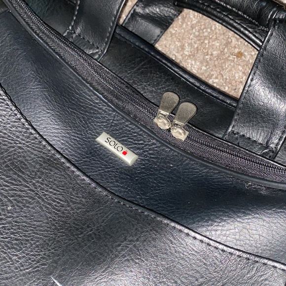 SOLO Computer Bag - Picture 4 of 6